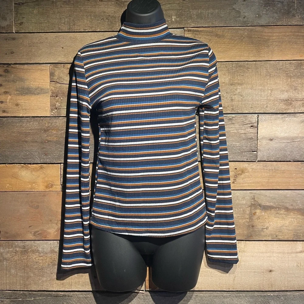 Striped Top - Picture 7 of 8